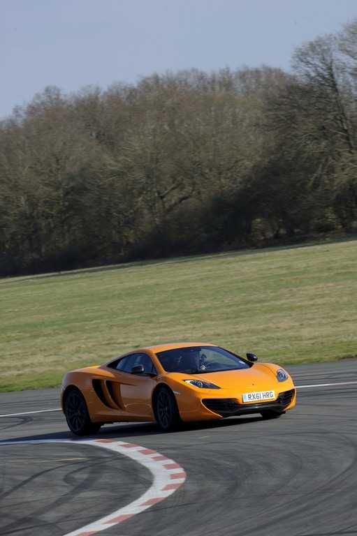 McLaren MP4-12C sulla pista di Top Gear