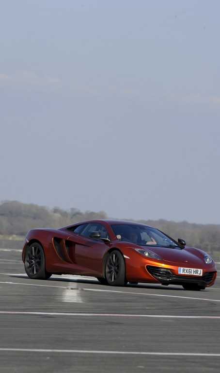 McLaren MP4-12C sulla pista di Top Gear