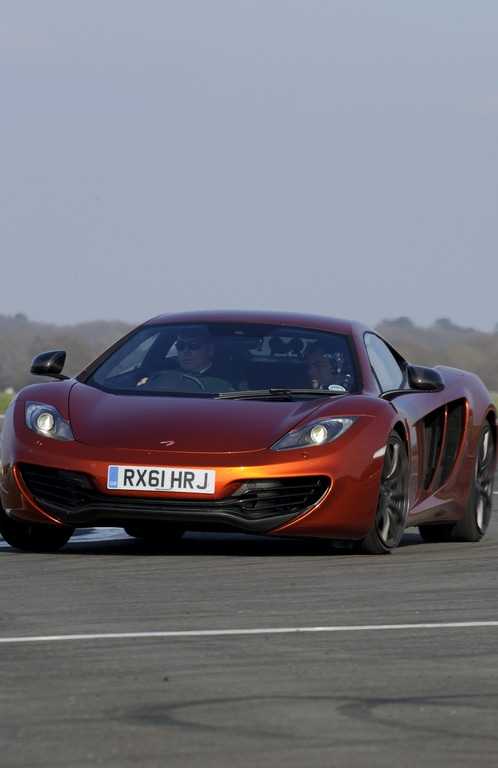 McLaren MP4-12C sulla pista di Top Gear