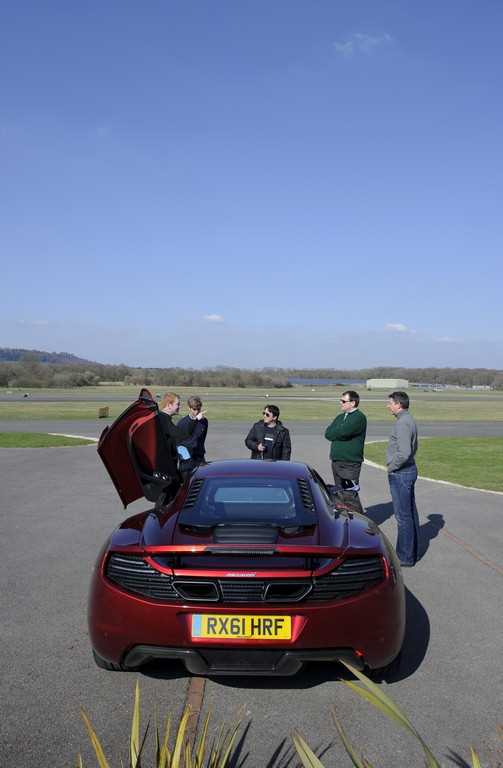 McLaren MP4-12C sulla pista di Top Gear