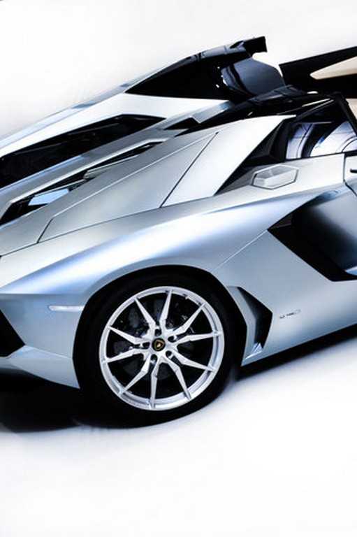 Lamborghini Aventador Roadster: foto ufficiali