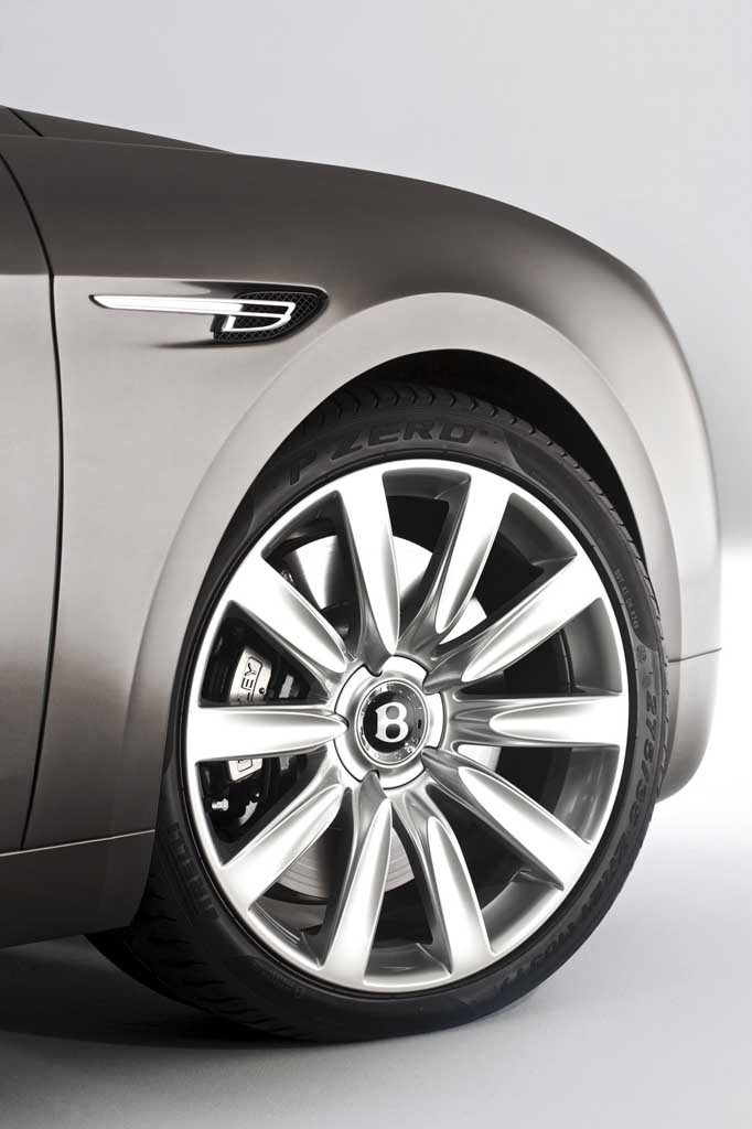 Nuova Bentley Flying Spur 2013