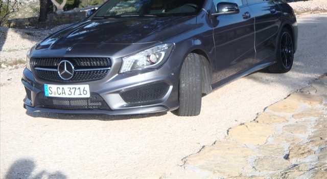 Mercedes CLA prova a Saint-Tropez