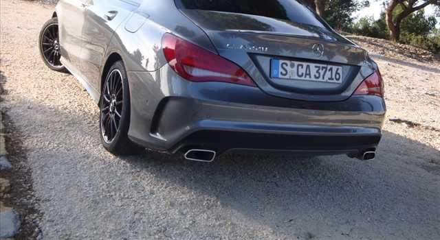 Mercedes CLA prova a Saint-Tropez