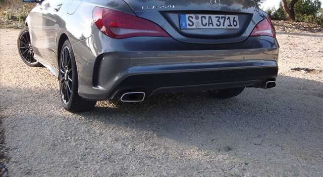 Mercedes CLA prova a Saint-Tropez