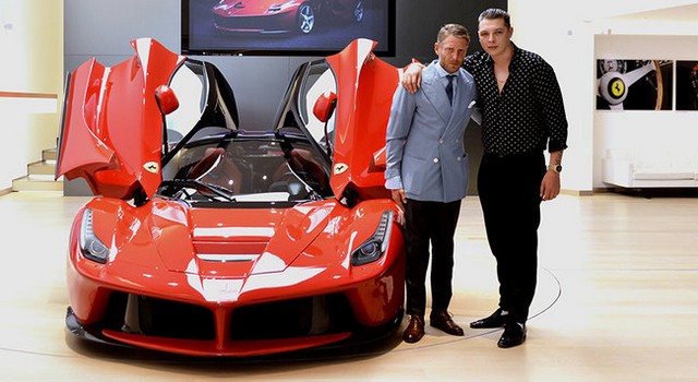 VIP alla guida di Ferrari