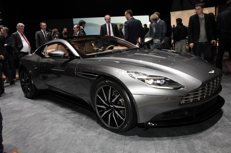 Aston Martin DB11 al Salone di Ginevra 2016