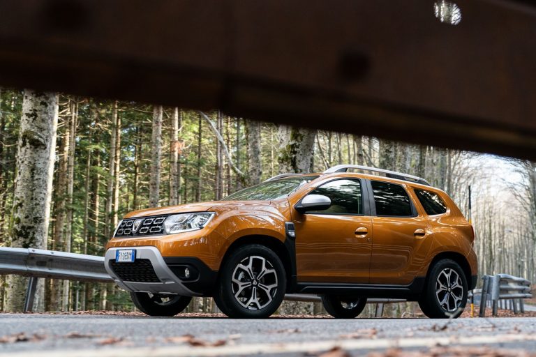 Dacia Duster TCe 100 2019: immagini ufficiali