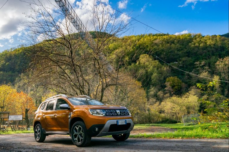 Dacia Duster TCe 100 2019: immagini ufficiali