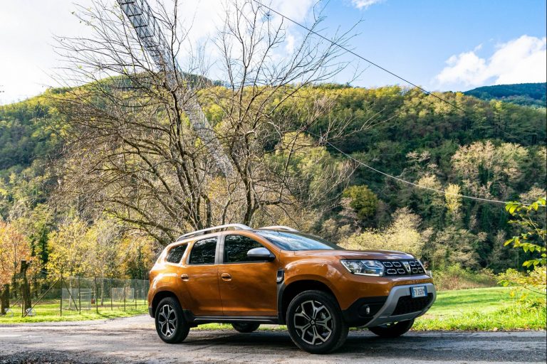 Dacia Duster TCe 100 2019: immagini ufficiali