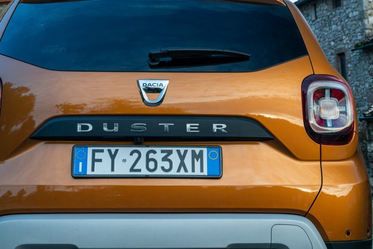 Dacia Duster TCe 100 2019: immagini ufficiali