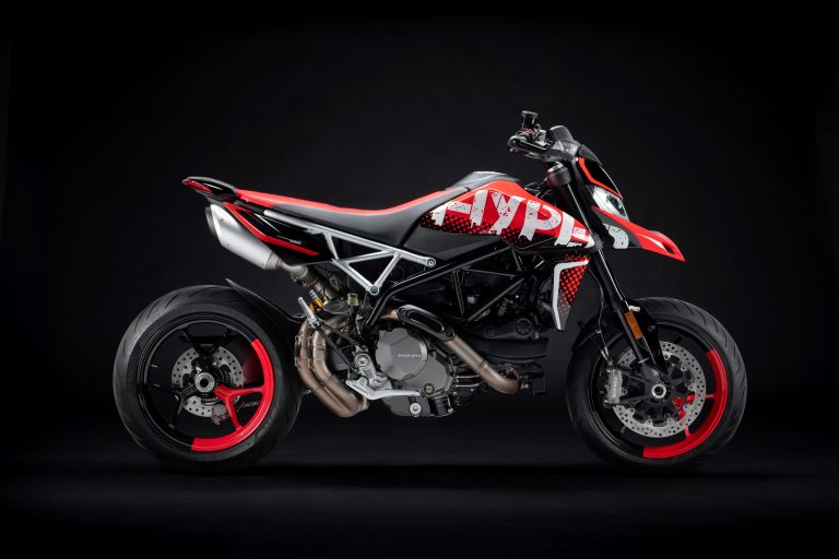 Ducati Hypermotard 950 RVE: immagini ufficiali