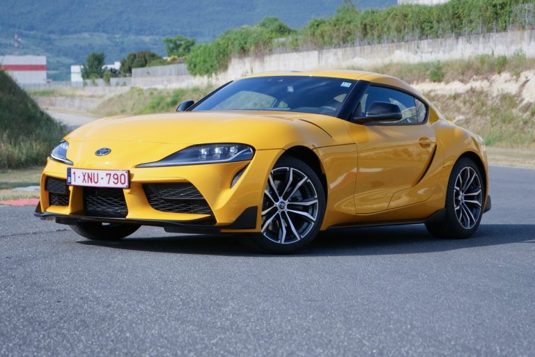 Toyota Supra 2.0 Turbo SZ-R: prova su strada e in pista