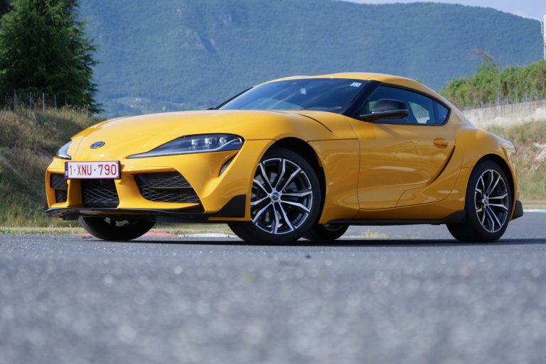 Toyota Supra 2.0 Turbo SZ-R: prova su strada e in pista