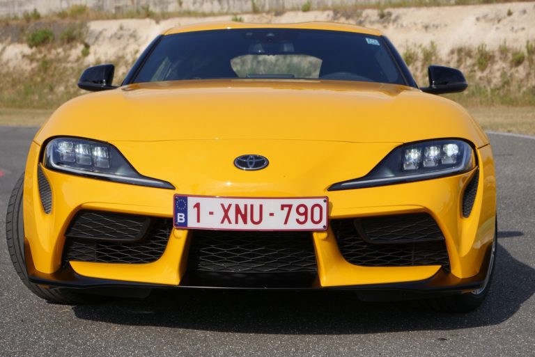 Toyota Supra 2.0 Turbo SZ-R: prova su strada e in pista