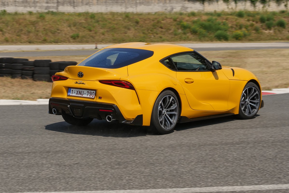 Toyota Supra 2.0 Turbo SZ-R: prova su strada e in pista