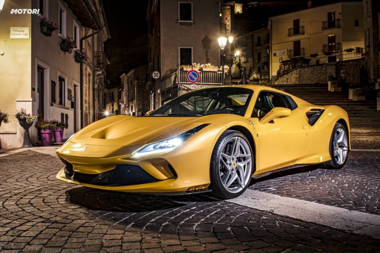 Ferrari F8 Spider: la prova su strada