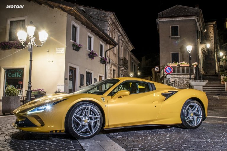 Ferrari F8 Spider: la prova su strada