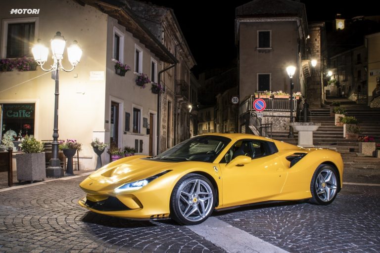 Ferrari F8 Spider: la prova su strada