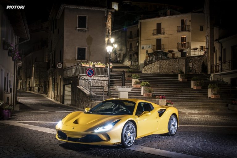 Ferrari F8 Spider: la prova su strada