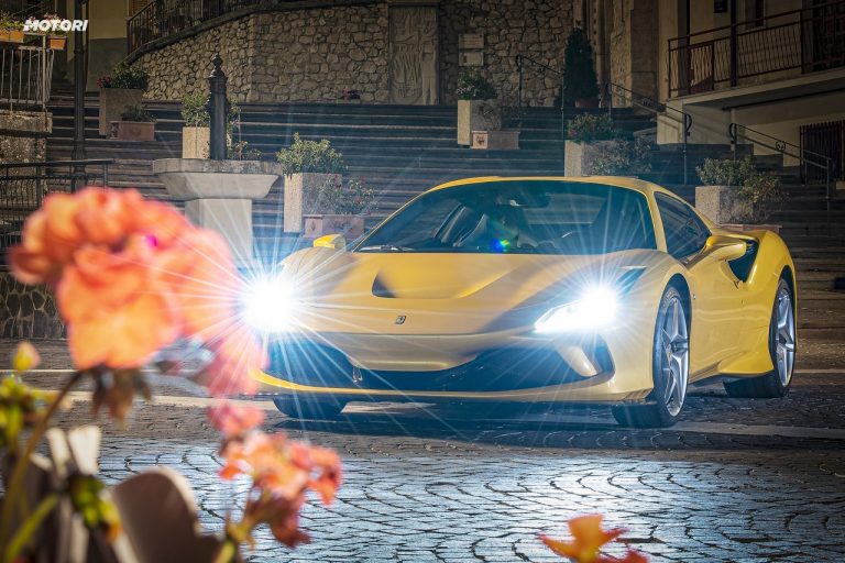 Ferrari F8 Spider: la prova su strada