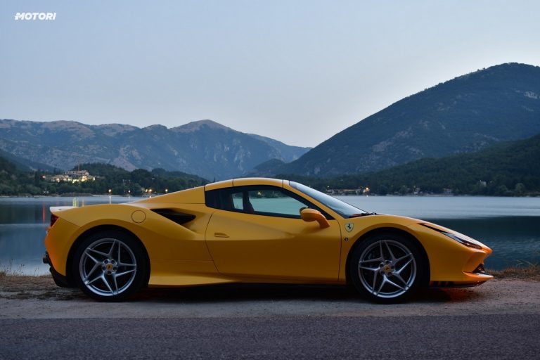 Ferrari F8 Spider: la prova su strada