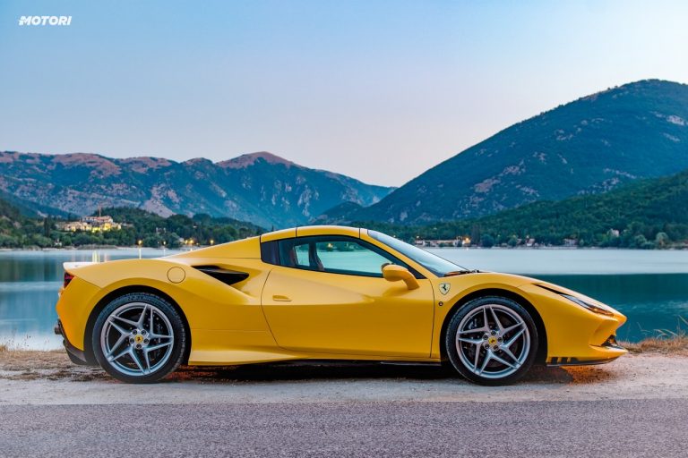 Ferrari F8 Spider: la prova su strada