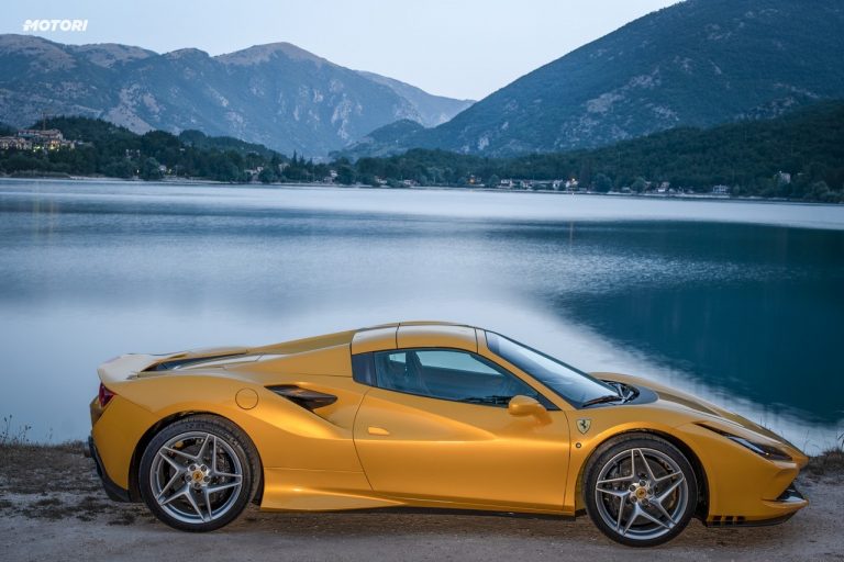 Ferrari F8 Spider: la prova su strada