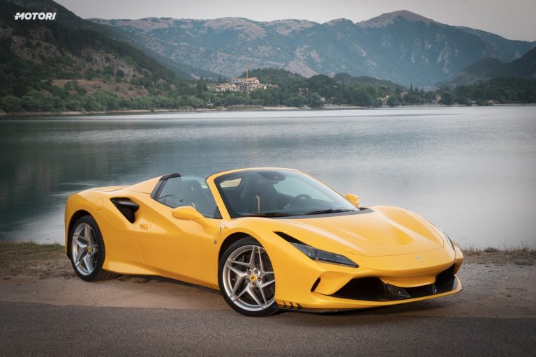 Ferrari F8 Spider: la prova su strada