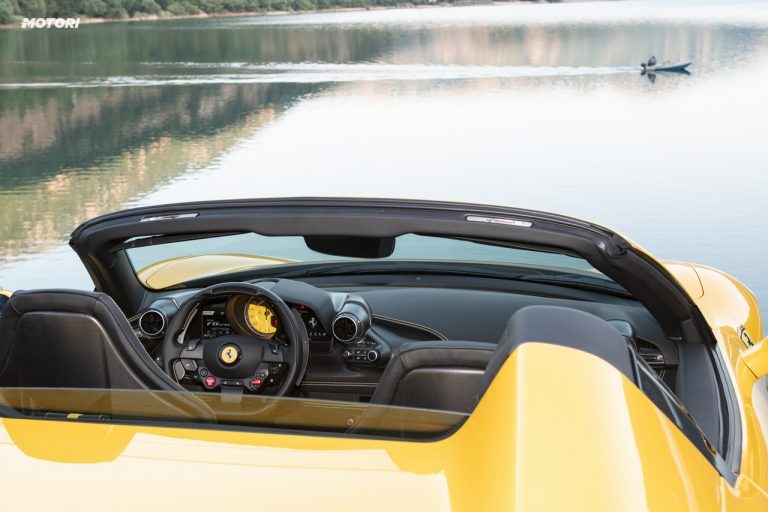 Ferrari F8 Spider: la prova su strada