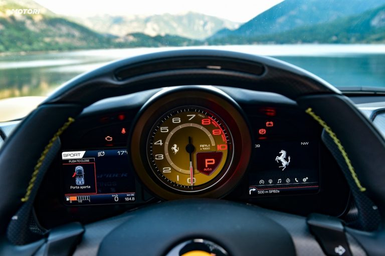 Ferrari F8 Spider: la prova su strada