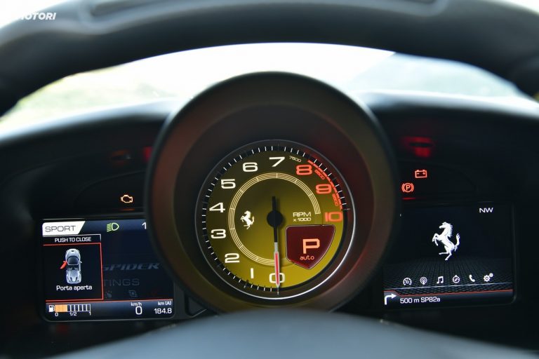 Ferrari F8 Spider: la prova su strada