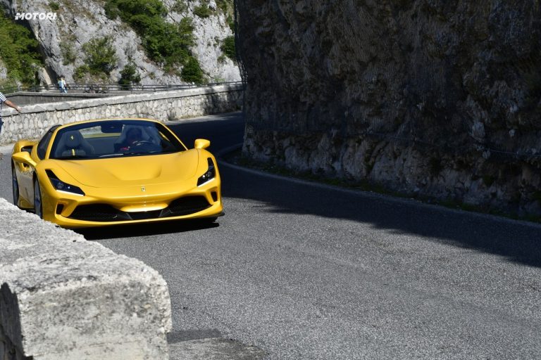 Ferrari F8 Spider: la prova su strada