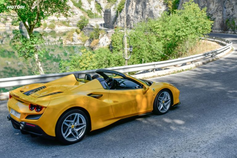 Ferrari F8 Spider: la prova su strada