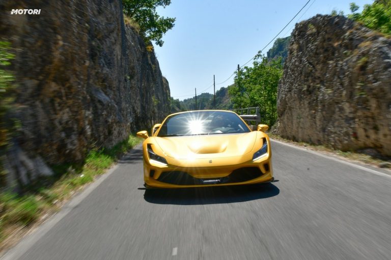 Ferrari F8 Spider: la prova su strada