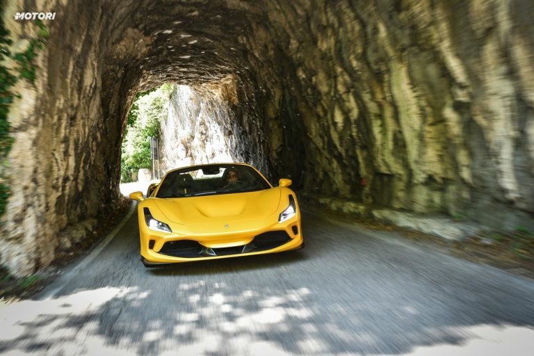 Ferrari F8 Spider: la prova su strada