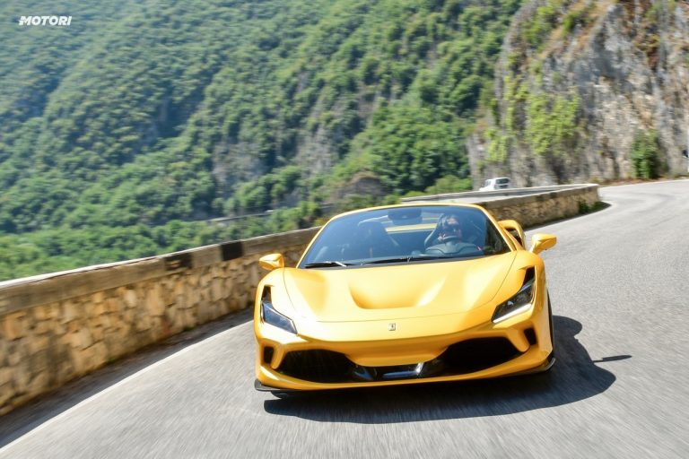 Ferrari F8 Spider: la prova su strada