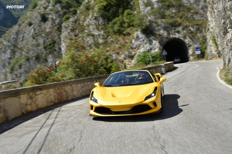 Ferrari F8 Spider: la prova su strada