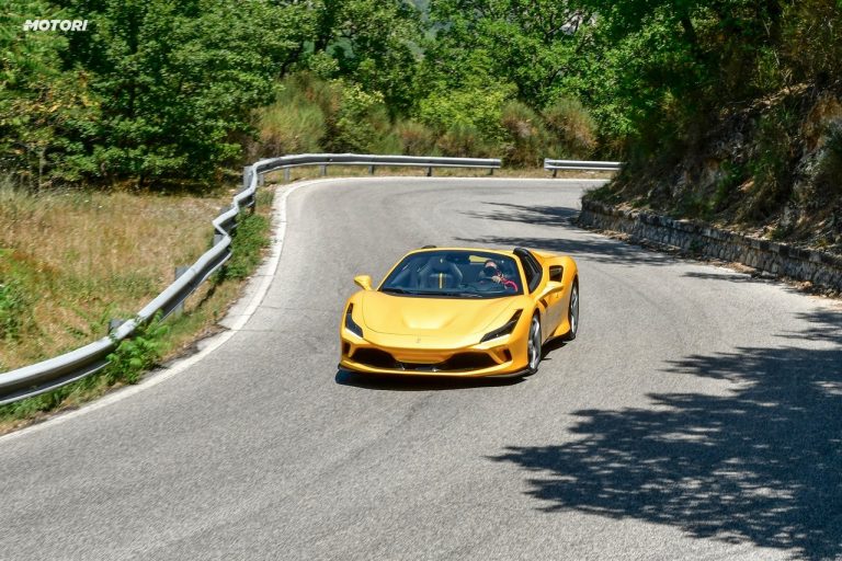 Ferrari F8 Spider: la prova su strada