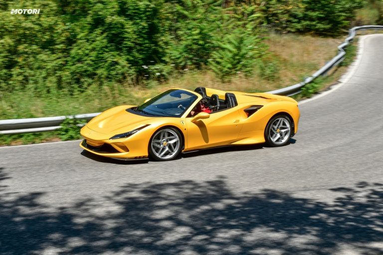 Ferrari F8 Spider: la prova su strada