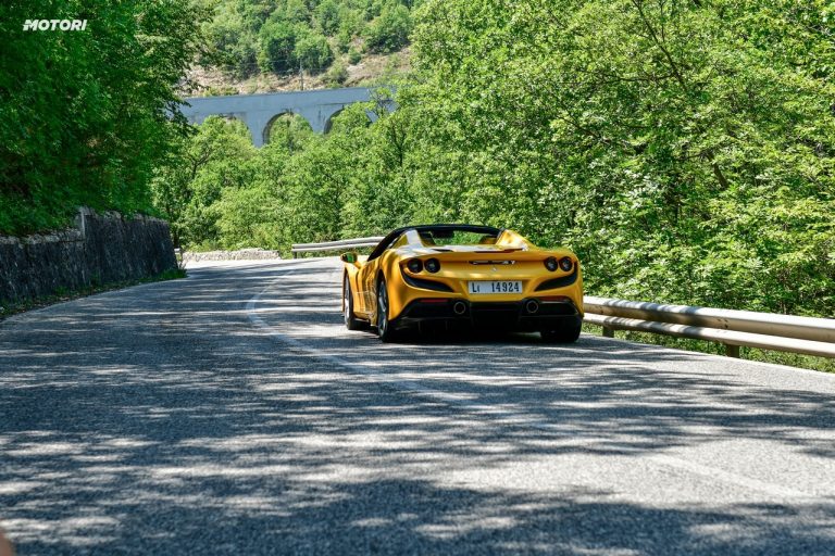 Ferrari F8 Spider: la prova su strada