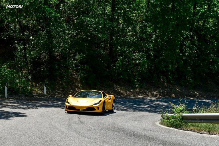 Ferrari F8 Spider: la prova su strada