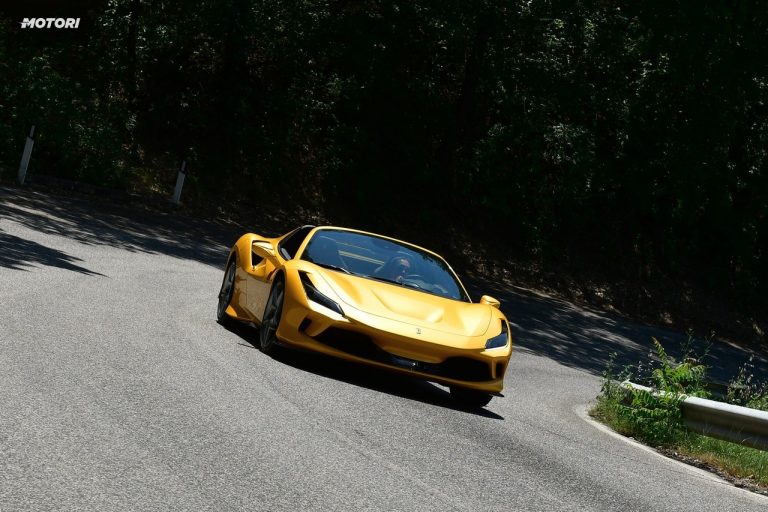 Ferrari F8 Spider: la prova su strada