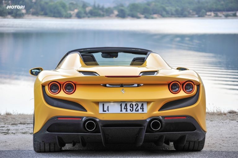 Ferrari F8 Spider: la prova su strada