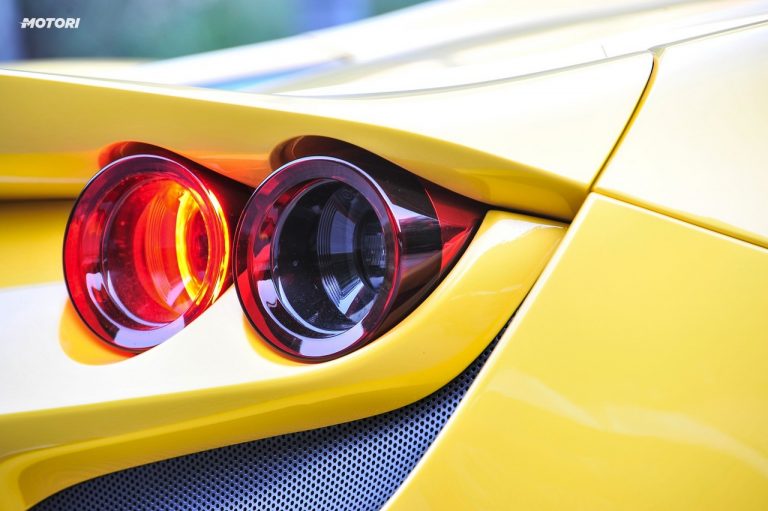 Ferrari F8 Spider: la prova su strada