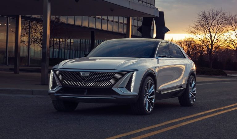 Cadillac Lyriq Concept: immagini ufficiali