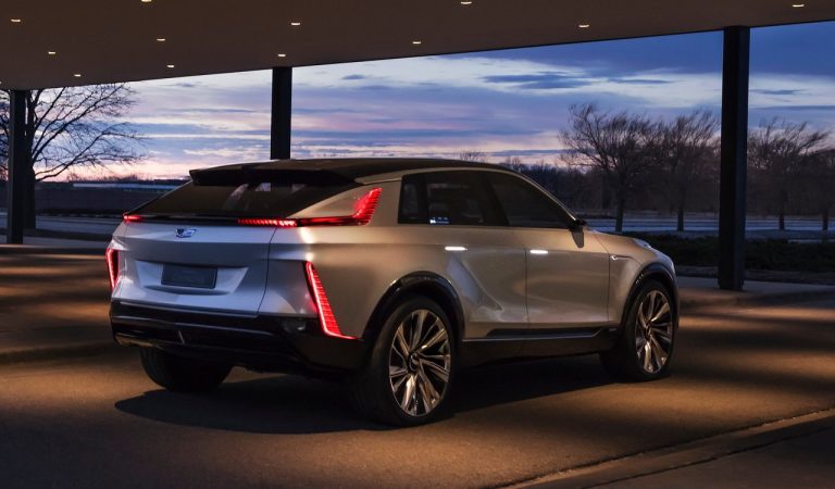 Cadillac Lyriq Concept: immagini ufficiali