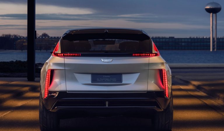 Cadillac Lyriq Concept: immagini ufficiali