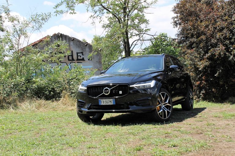 Volvo XC60 T8 Twin Engine AWD Polestar 2.0: la prova su strada