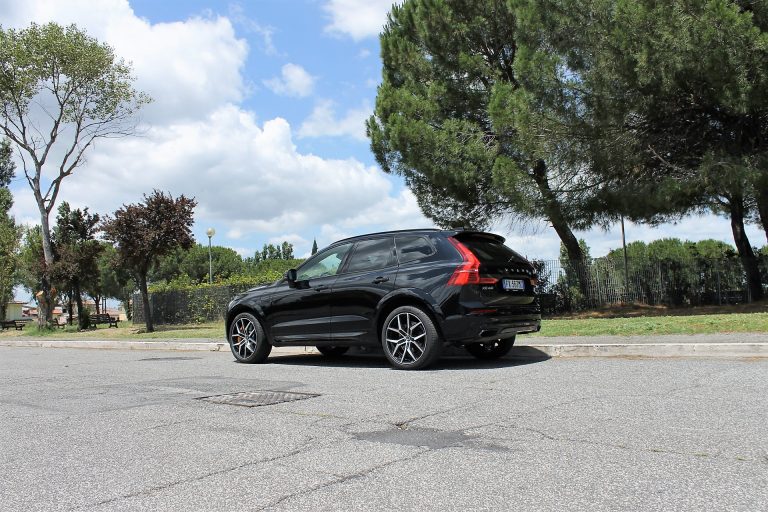 Volvo XC60 T8 Twin Engine AWD Polestar 2.0: la prova su strada